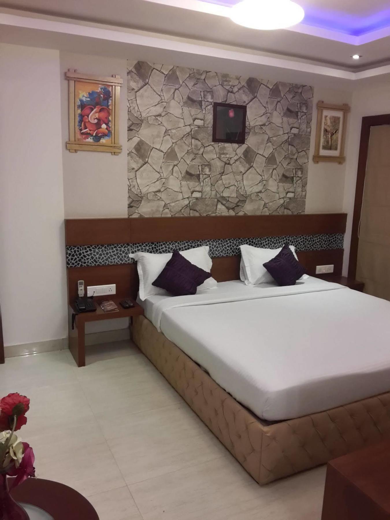 Icon Suites By Bhagini Bangalore Dış mekan fotoğraf